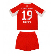 Bayern Munich Alphonso Davies #19 Hjemmedraktsett Barn 2025-26 Kortermet (+ korte bukser)